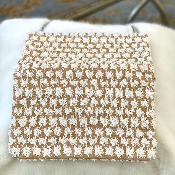 Express fold over shoulder/clutch bag - Picture 6 of 11